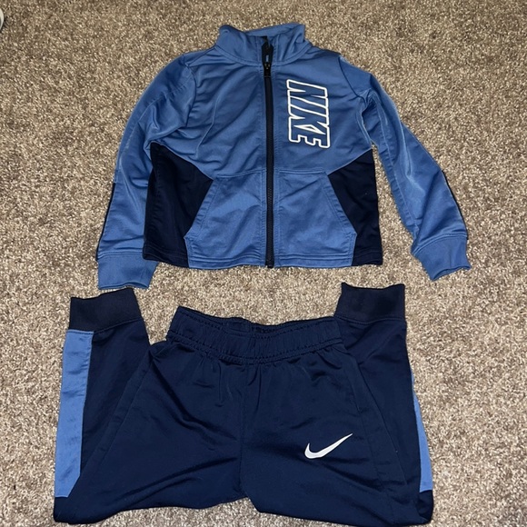 Nike Other - Nike boys set - size 4T